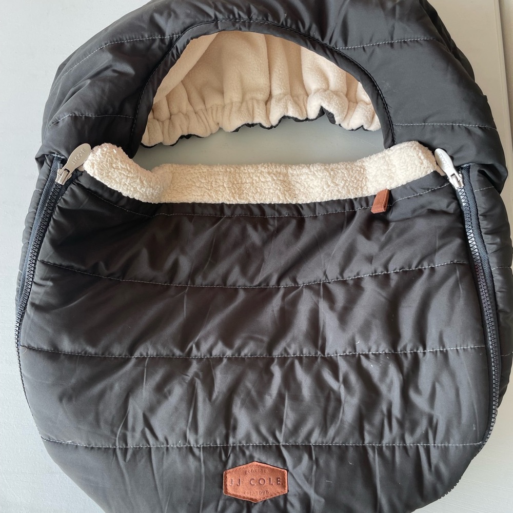 JJ Cole Black Puffer Car Seat Cover